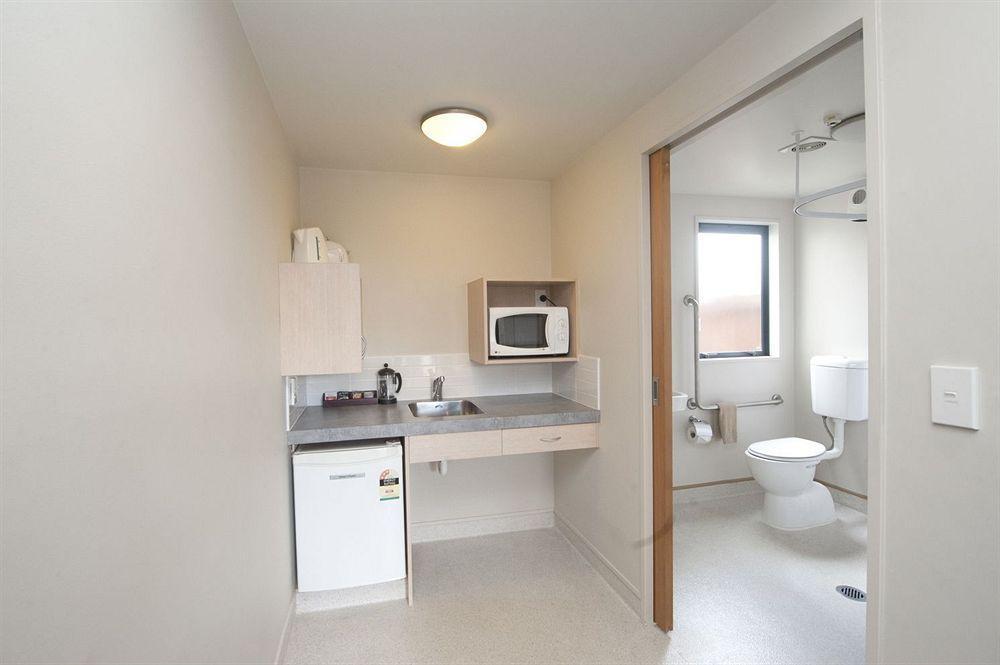 Bella Vista Motel 4*
